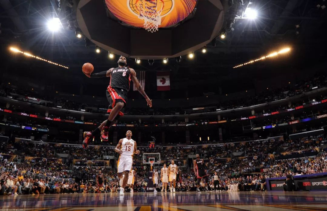 “互聯(lián)網(wǎng)+體育”場(chǎng)景是關(guān)鍵 看動(dòng)因體育、NBA、Keep如何連接線上與線下丨體育經(jīng)理人
